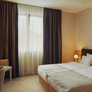 Hotel-Curtains3-300×300 Hotel-Curtains3-300x300